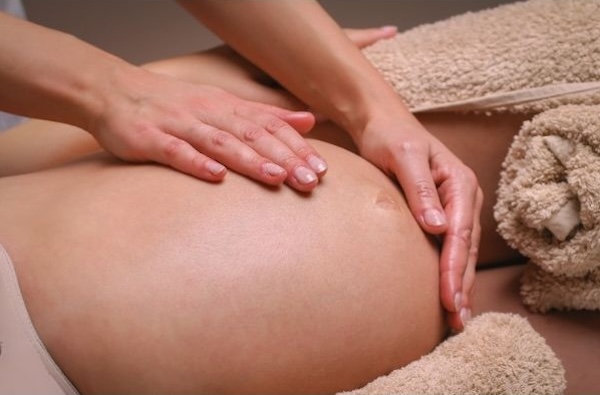 Massage prénatal, Clara Renaitsens Tarbes